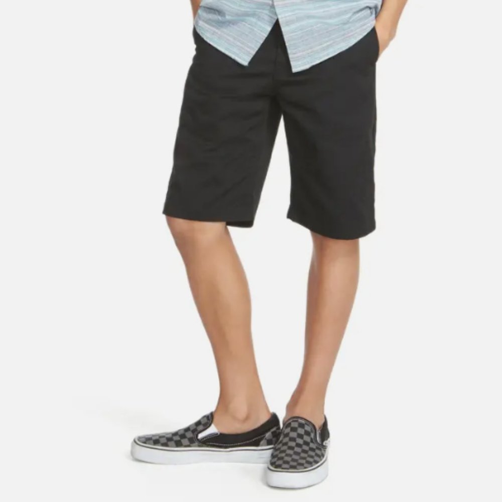 NWT VOLCOM FRICKIN CHINO SHORTS - SIZE 29 WAIST - YOUTH 18 - NEW - BLACK!